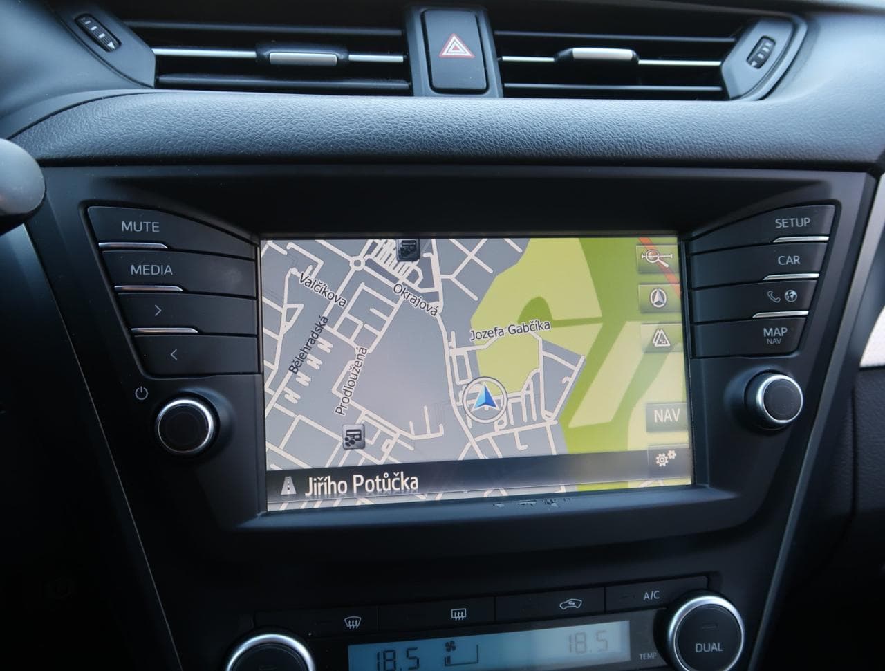 2016 Toyota AVENSIS - 19