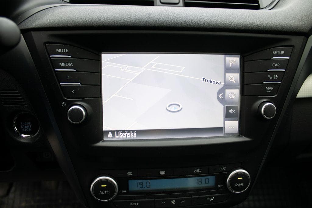 2016 Toyota AVENSIS - 16