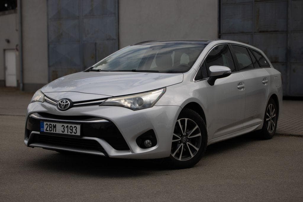 2016 Toyota AVENSIS