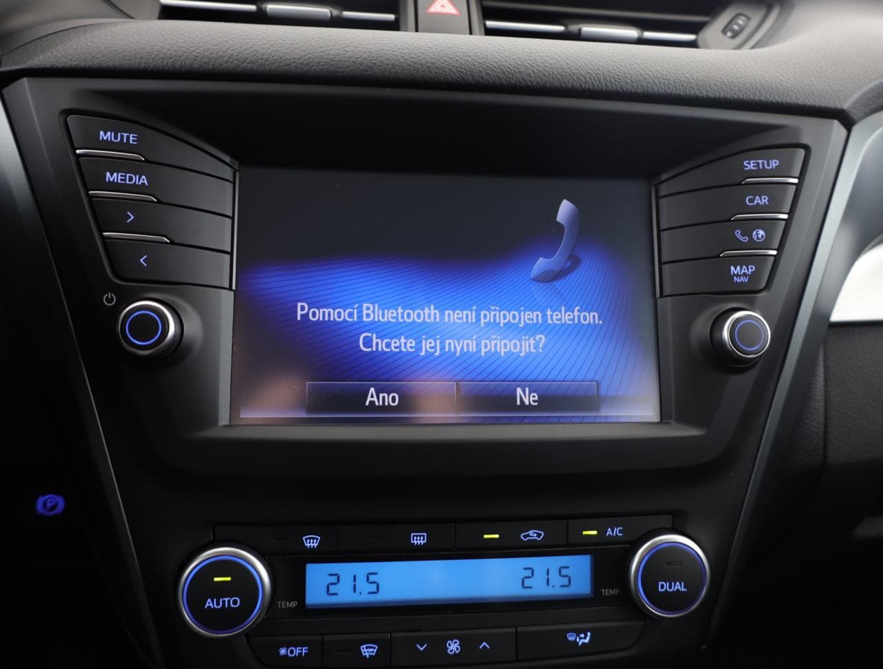 2017 Toyota AVENSIS - 18