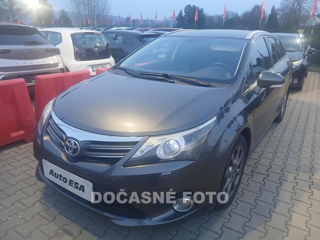 2013 Toyota AVENSIS