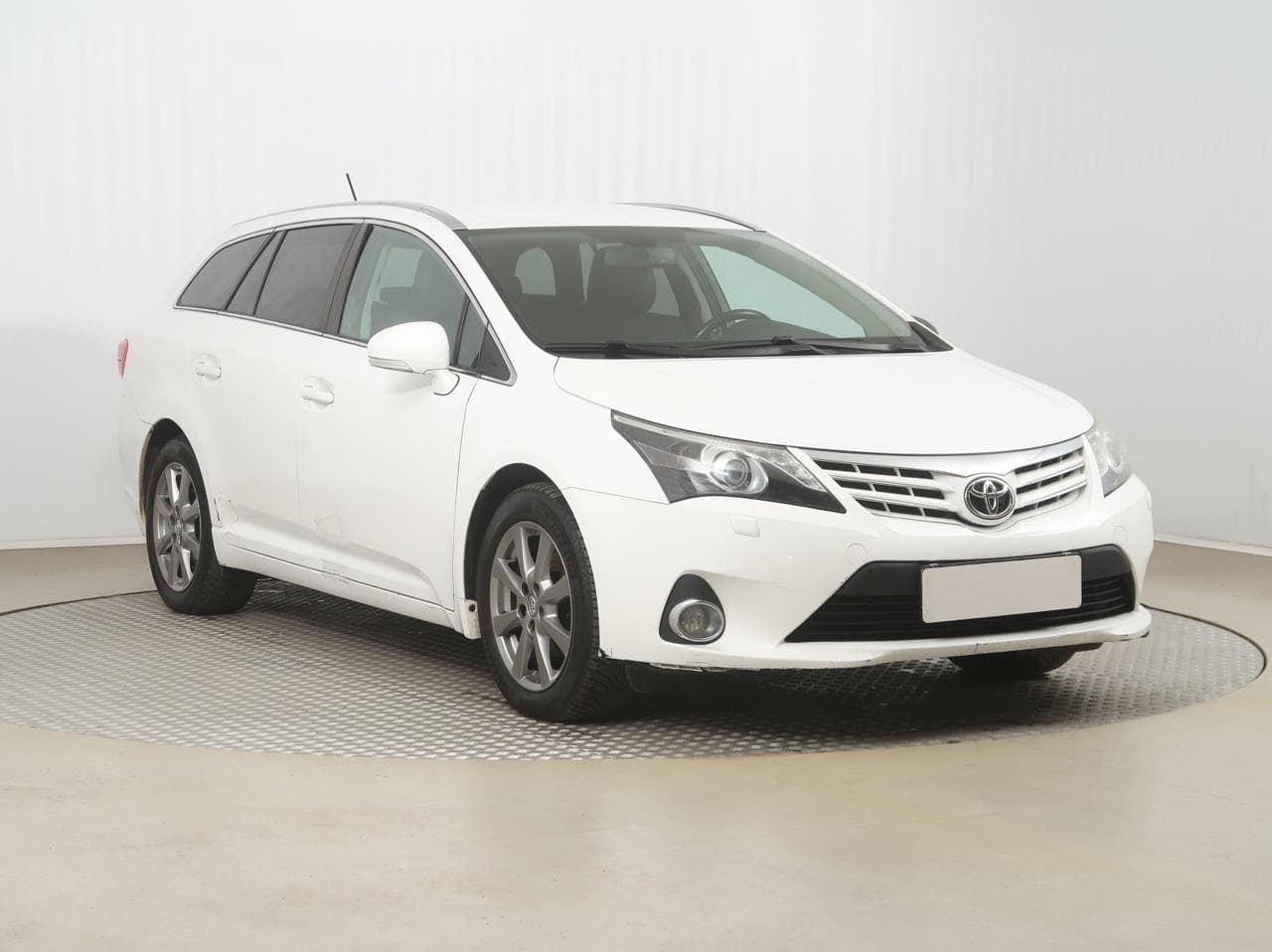 2013 Toyota AVENSIS