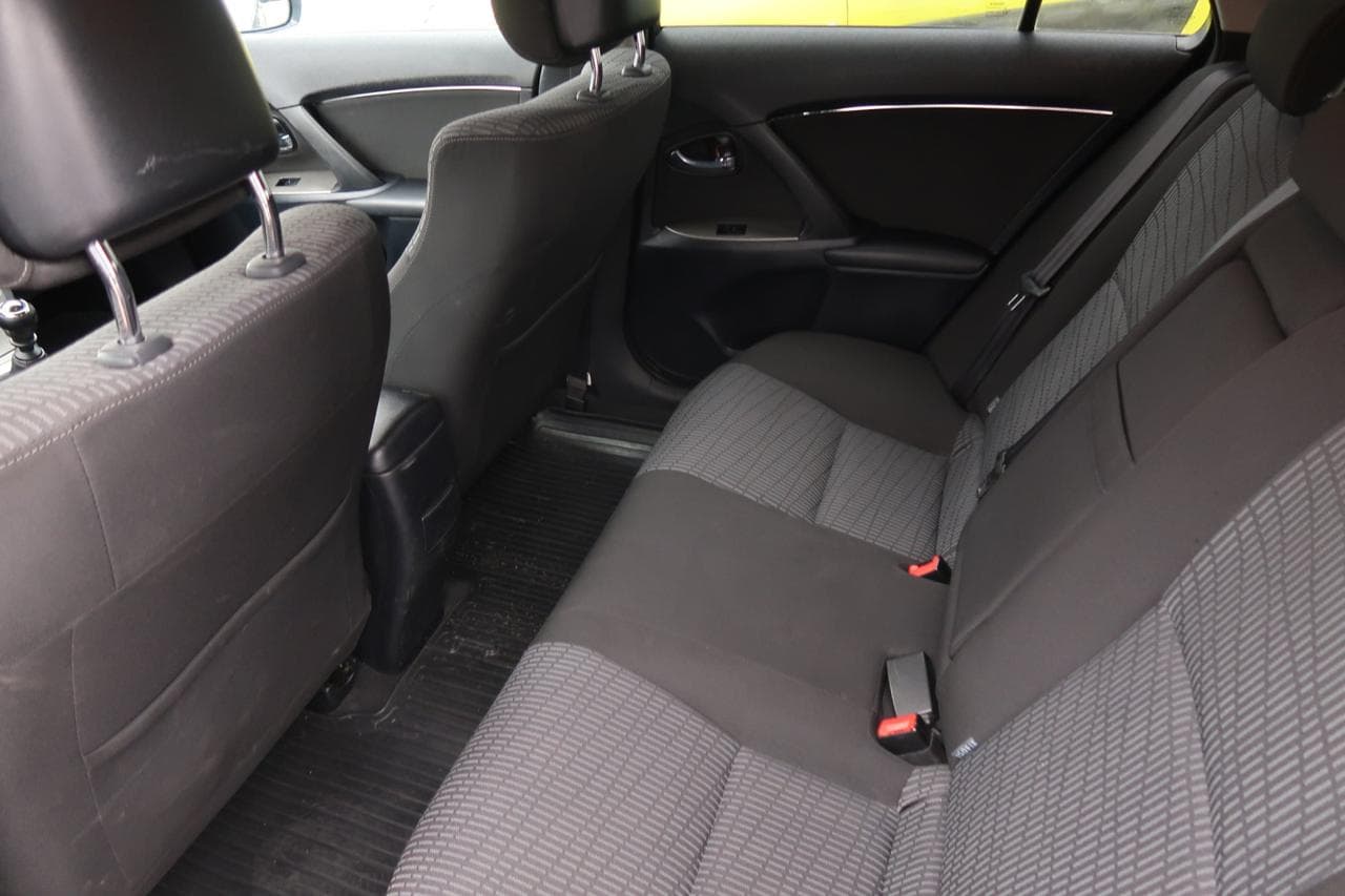 2010 Toyota AVENSIS - 29