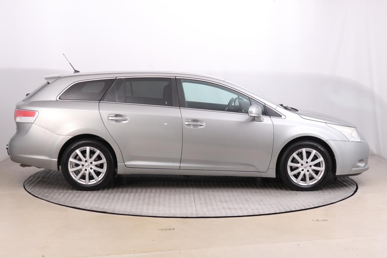 2010 Toyota AVENSIS - 15