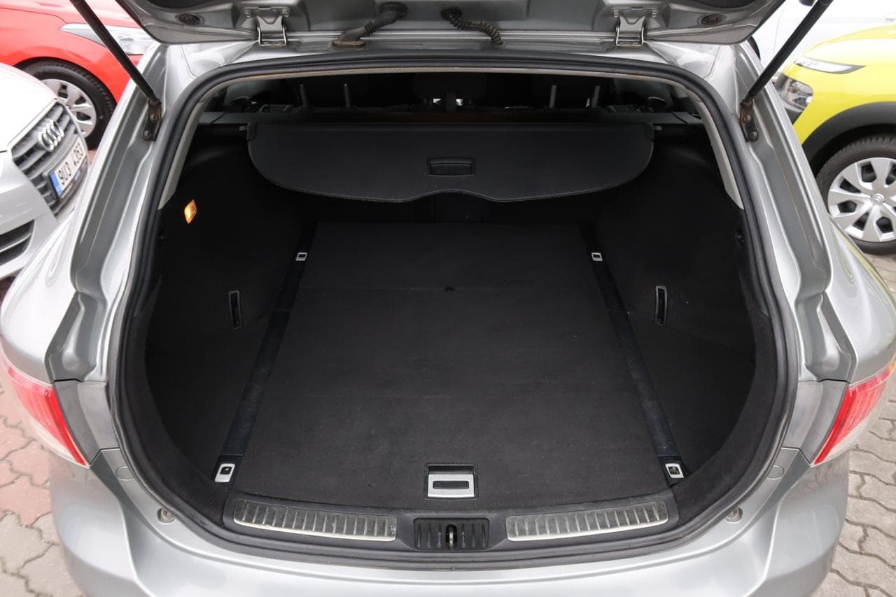 2010 Toyota AVENSIS - 37