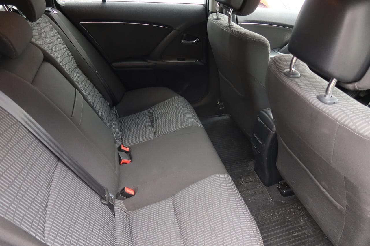 2010 Toyota AVENSIS - 25