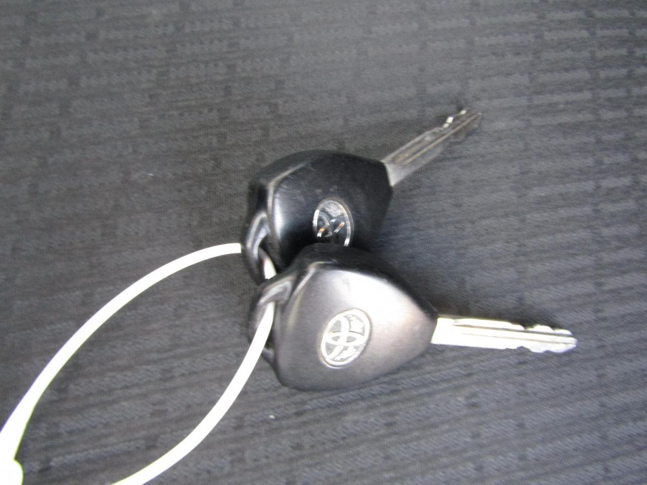 2010 Toyota AVENSIS - 33