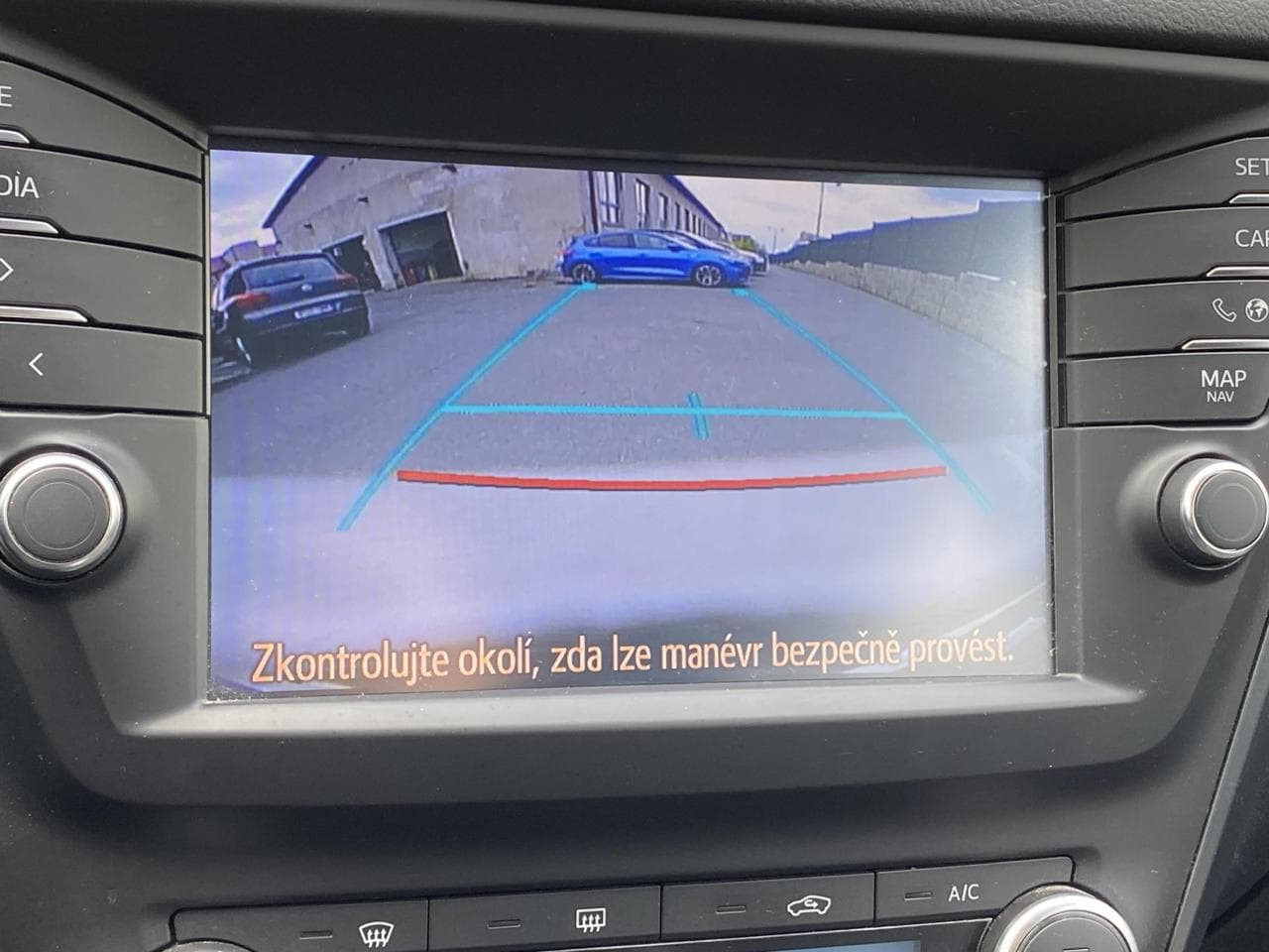 2016 Toyota AVENSIS - 17