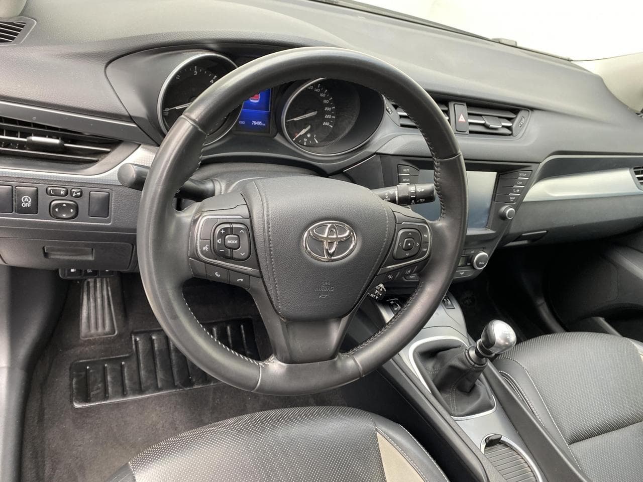 2016 Toyota AVENSIS - 12