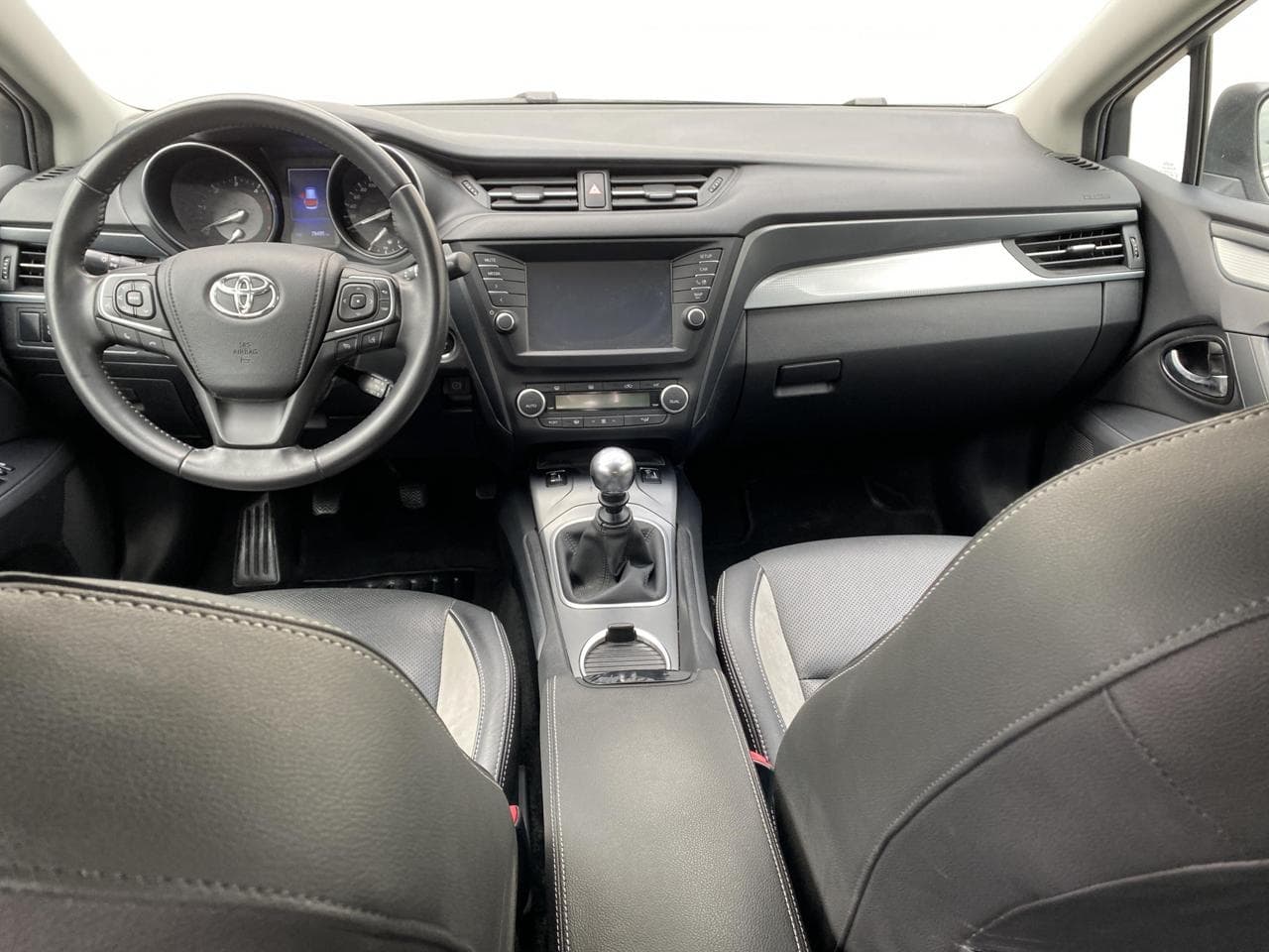 2016 Toyota AVENSIS - 8