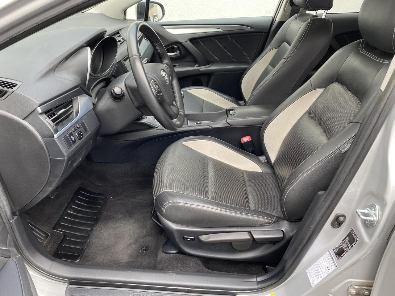 2016 Toyota AVENSIS - 9