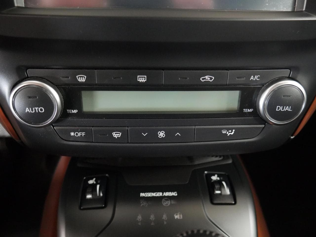 2017 Toyota AVENSIS - 19