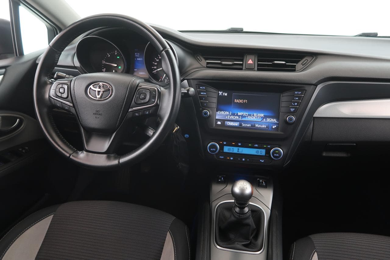 2015 Toyota AVENSIS - 9