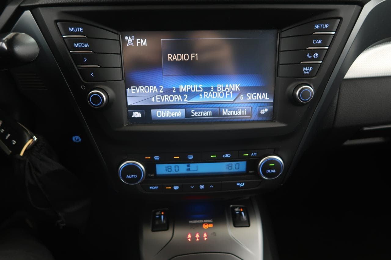 2015 Toyota AVENSIS - 32