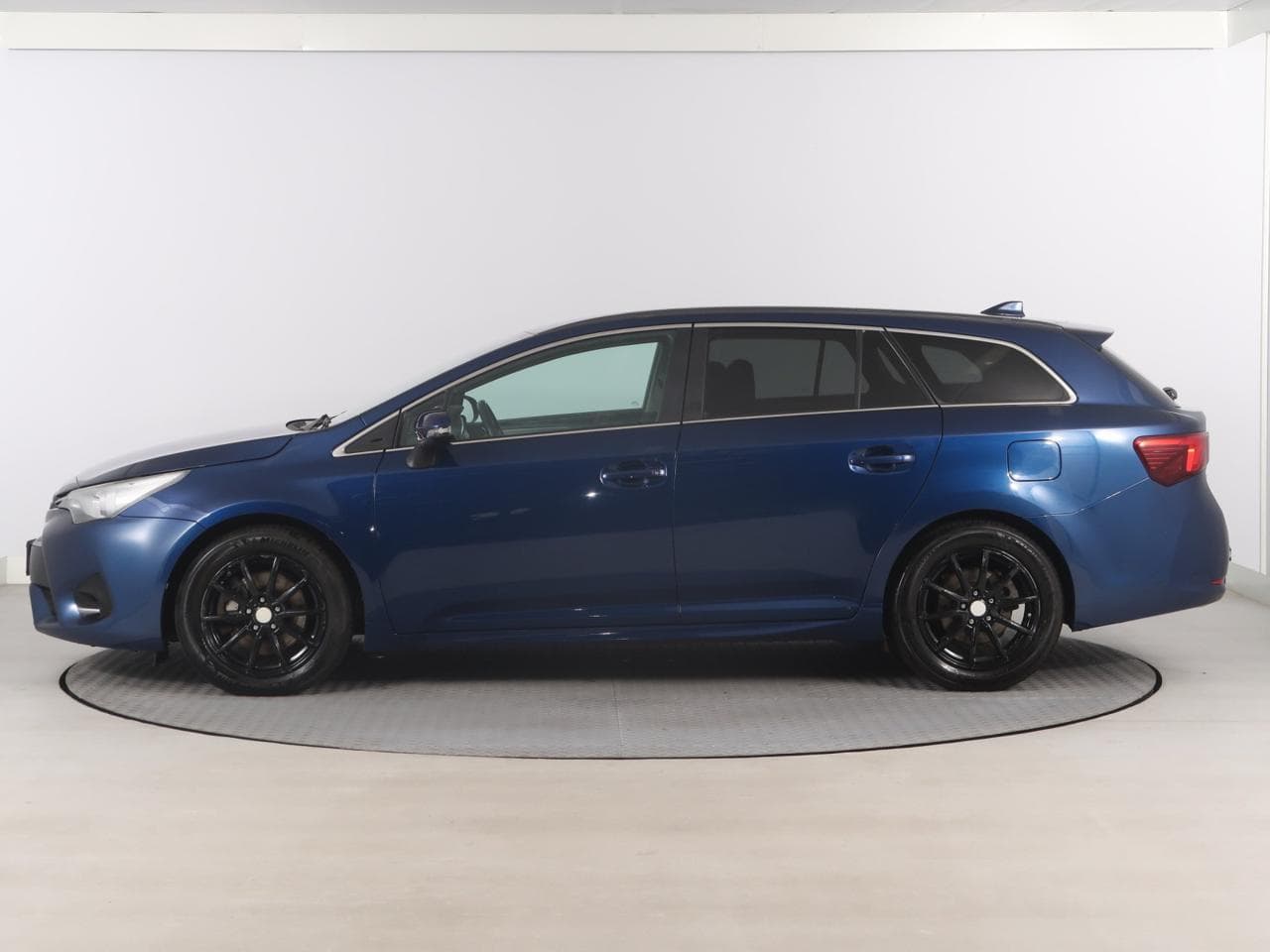 2015 Toyota AVENSIS - 4