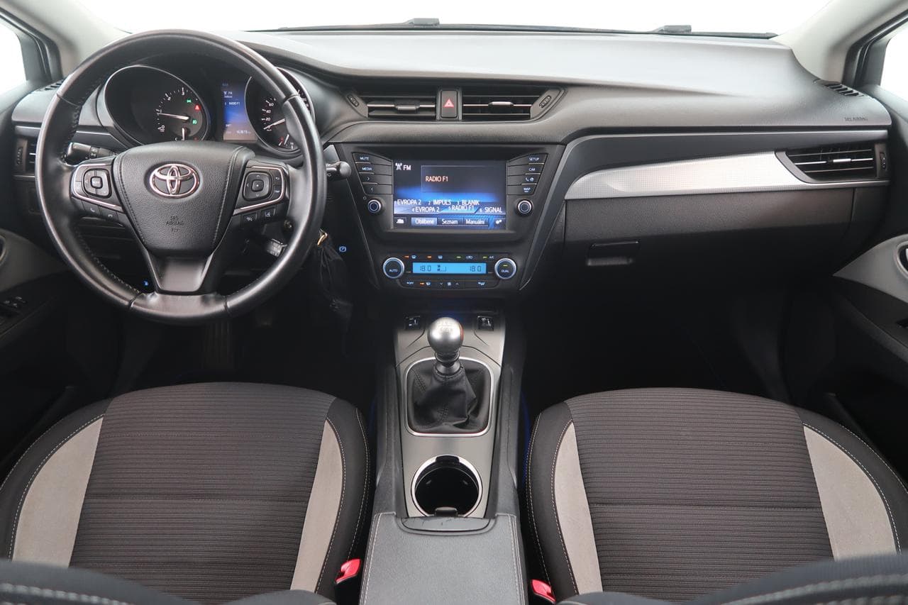 2015 Toyota AVENSIS - 10