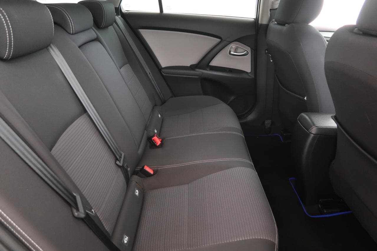 2015 Toyota AVENSIS - 18