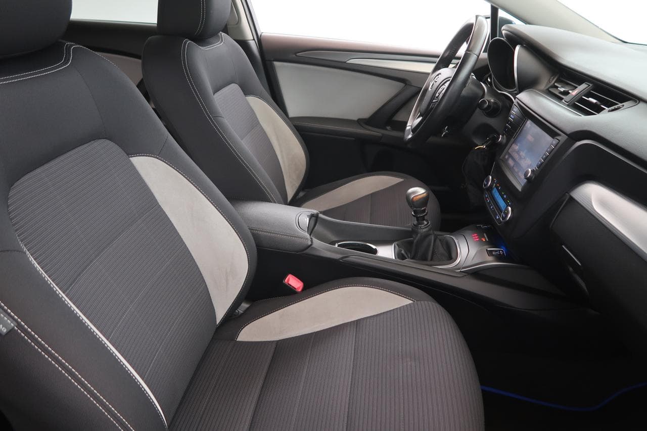 2015 Toyota AVENSIS - 15