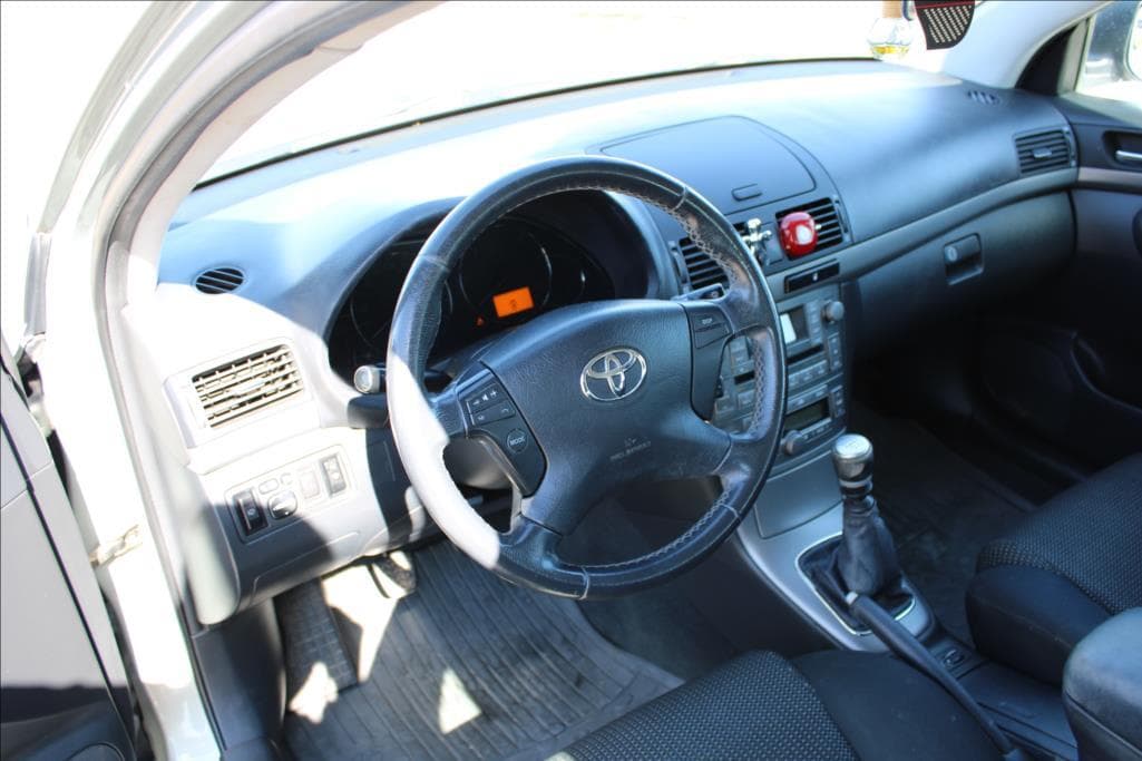 2006 Toyota AVENSIS - 10