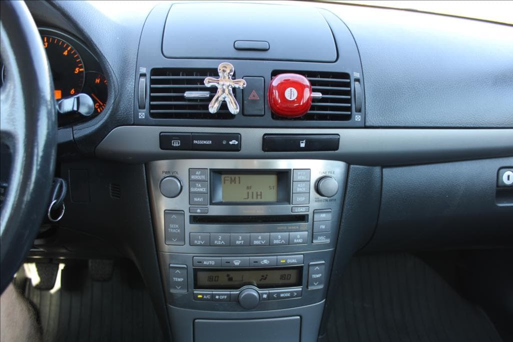 2006 Toyota AVENSIS - 18