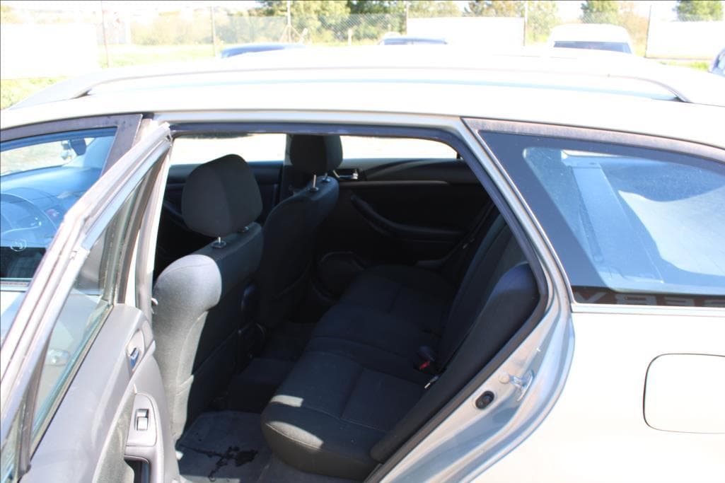2006 Toyota AVENSIS - 11