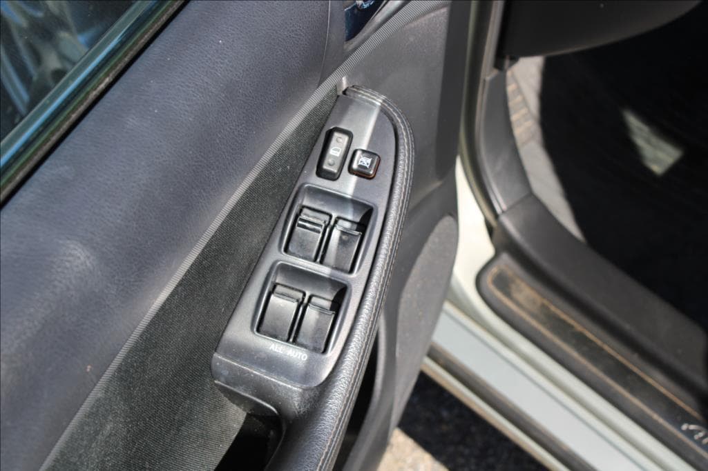 2006 Toyota AVENSIS - 14