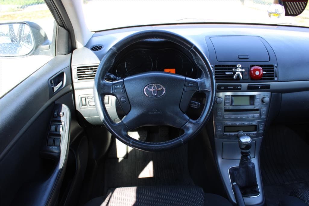 2006 Toyota AVENSIS - 12