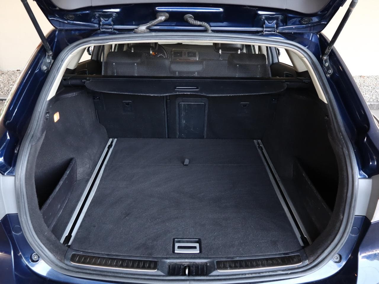 2012 Toyota AVENSIS - 18