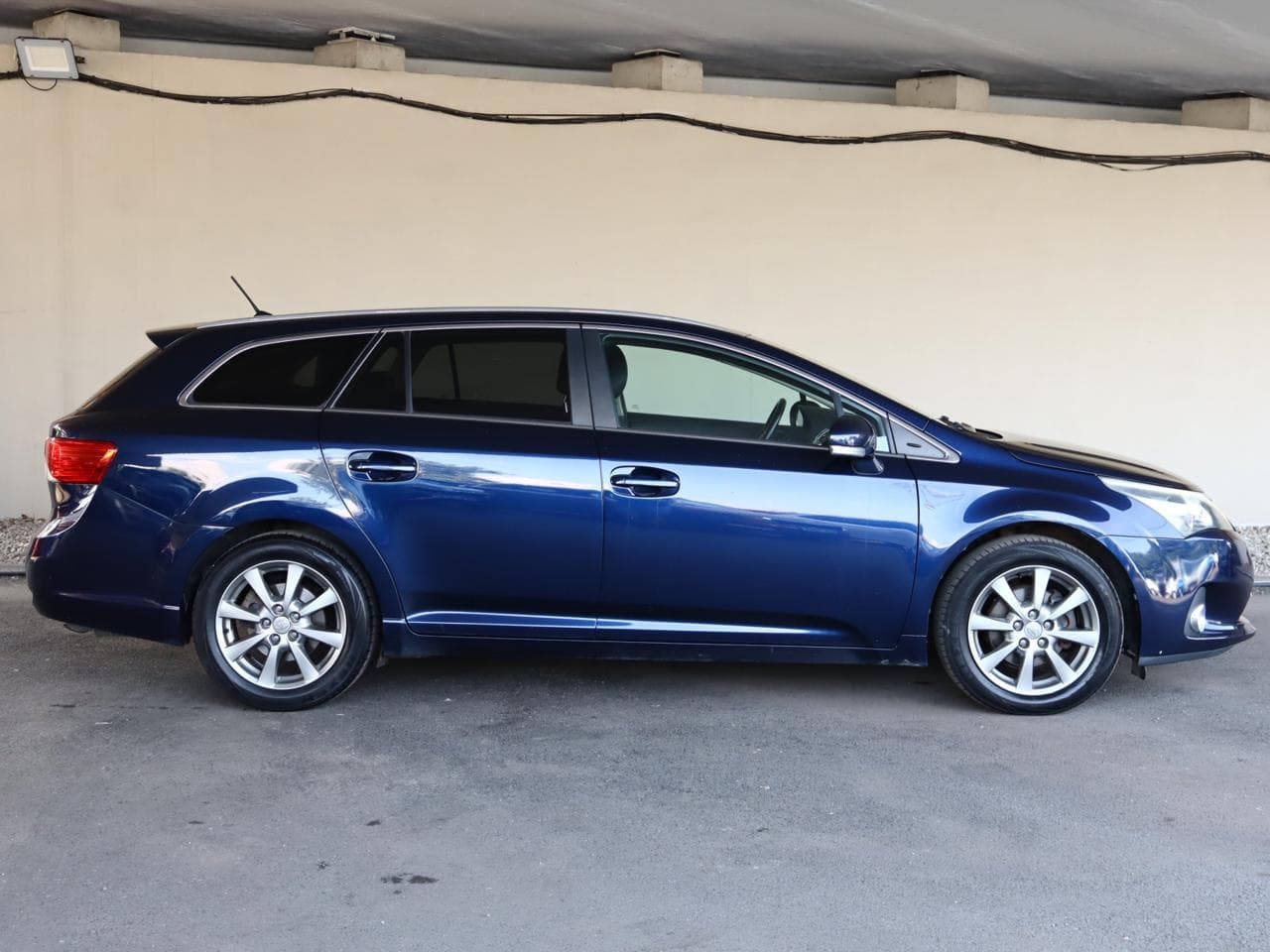 2012 Toyota AVENSIS - 8