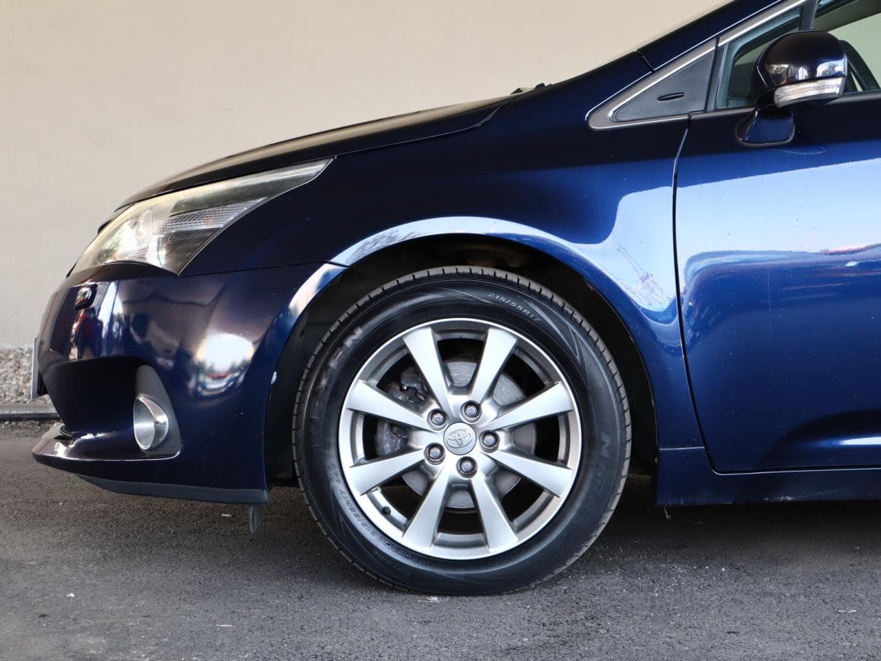 2012 Toyota AVENSIS - 19