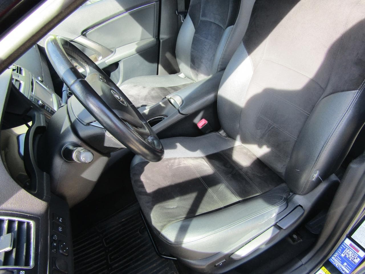 2013 Toyota AVENSIS - 9