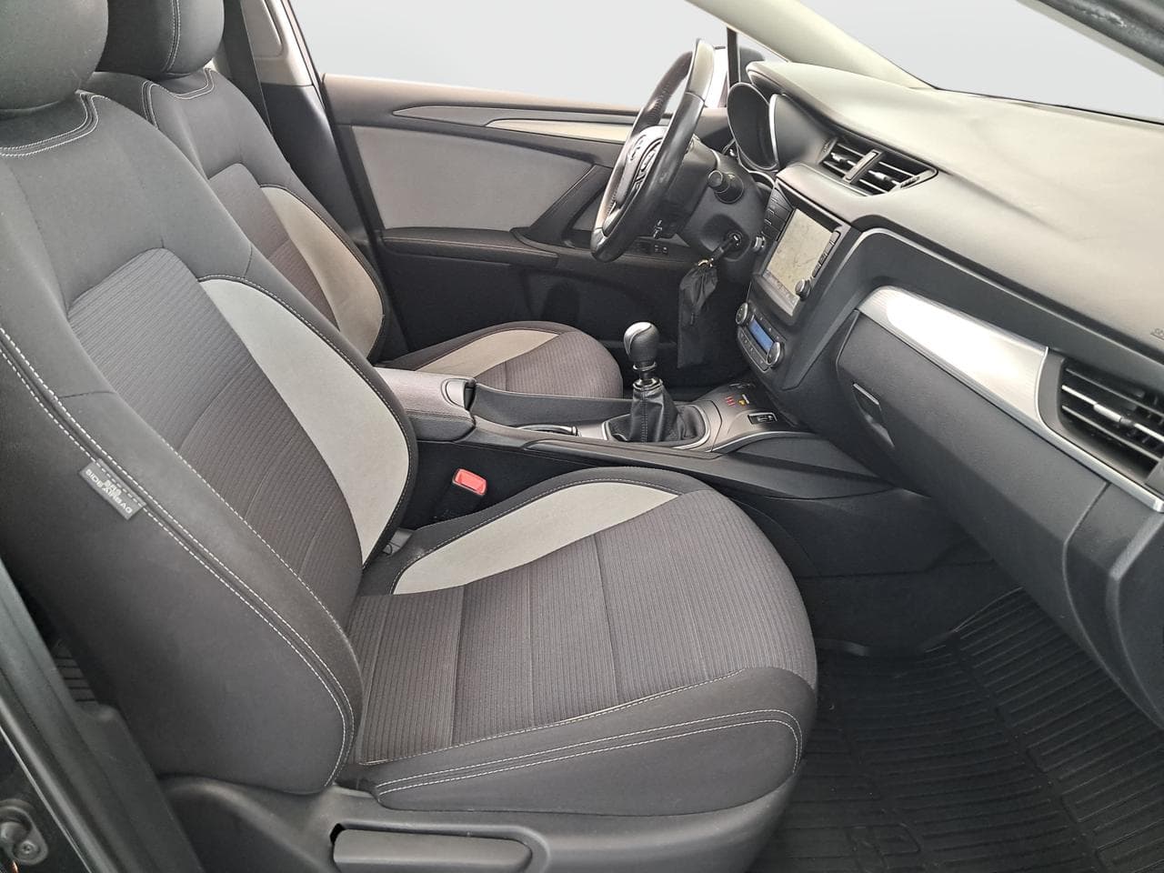 2017 Toyota AVENSIS - 12