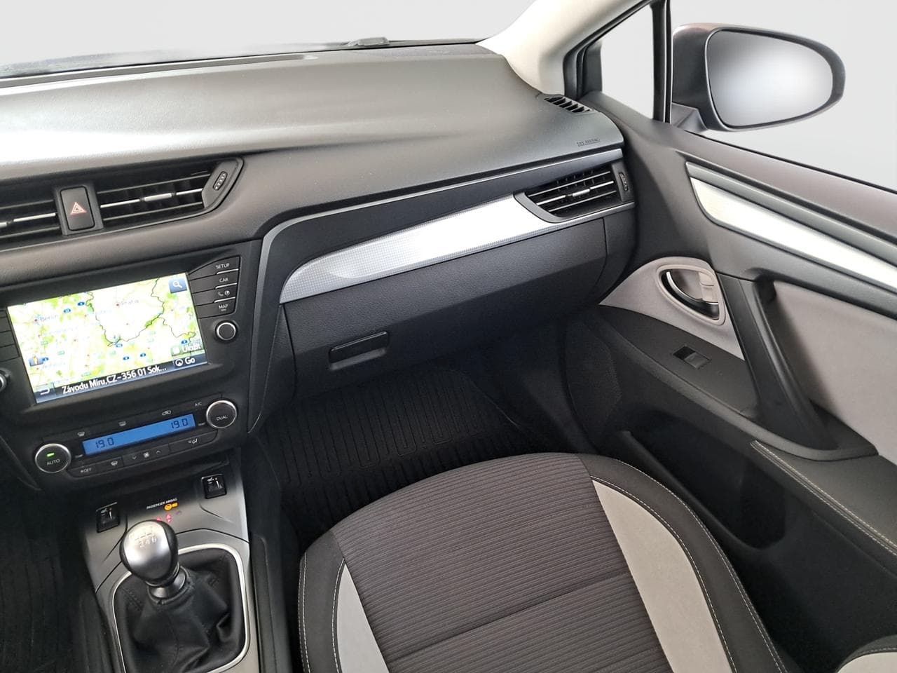 2017 Toyota AVENSIS - 11