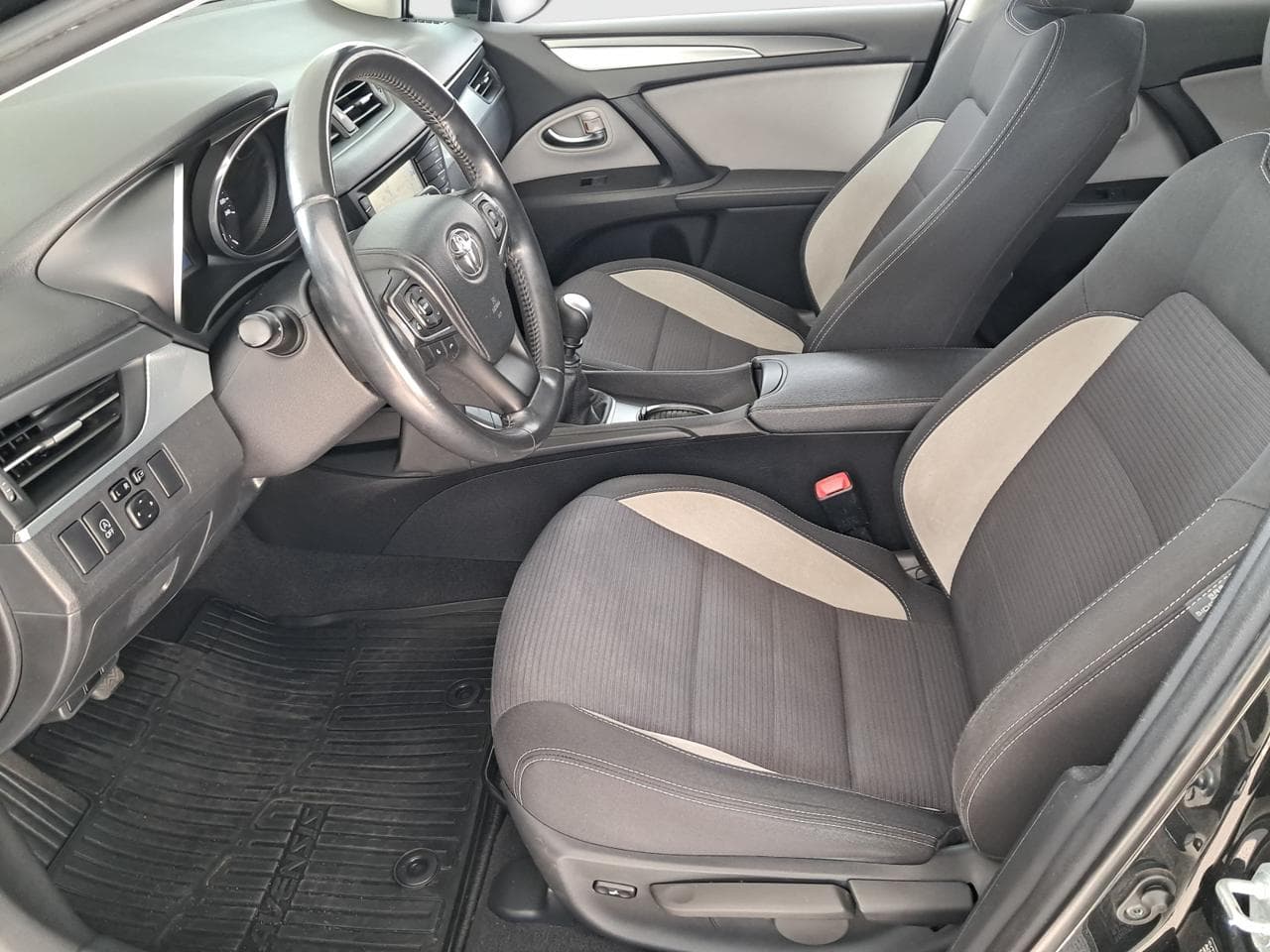 2017 Toyota AVENSIS - 16