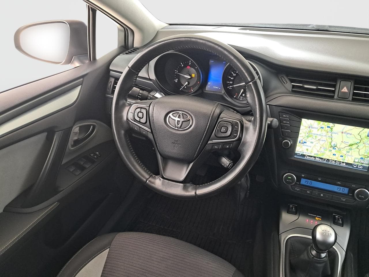 2017 Toyota AVENSIS - 9
