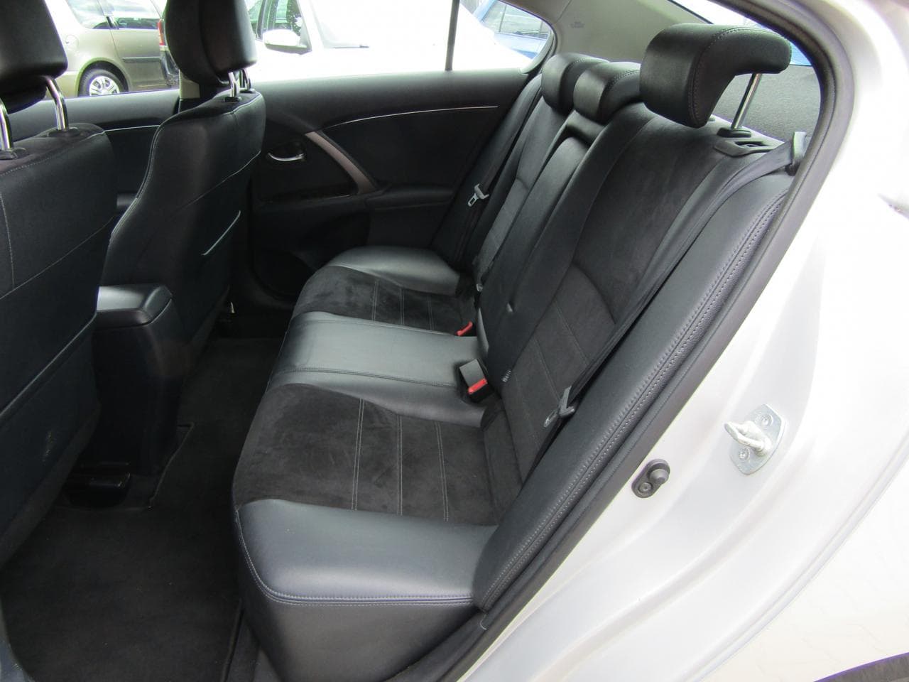 2013 Toyota AVENSIS - 10