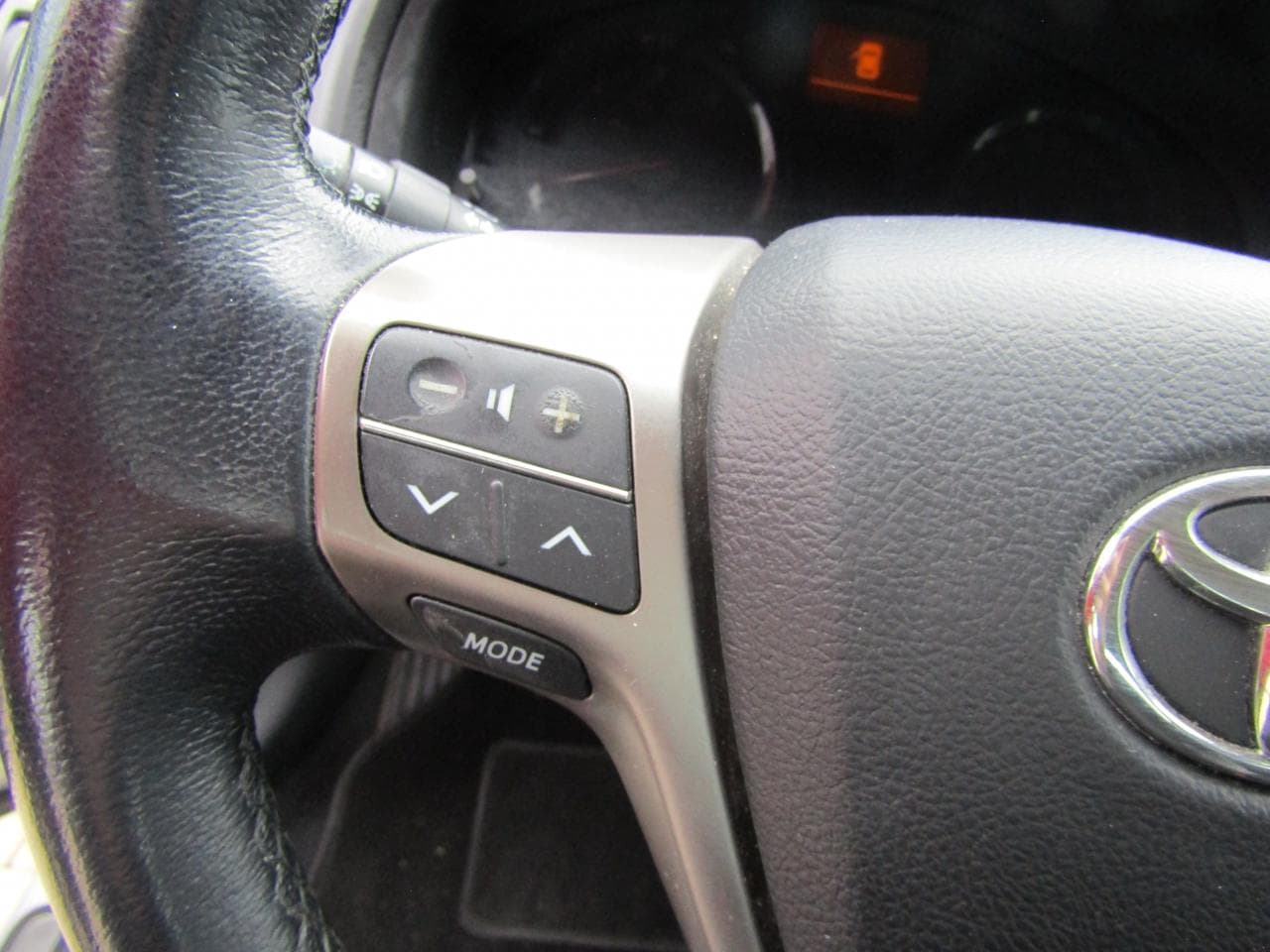 2013 Toyota AVENSIS - 18