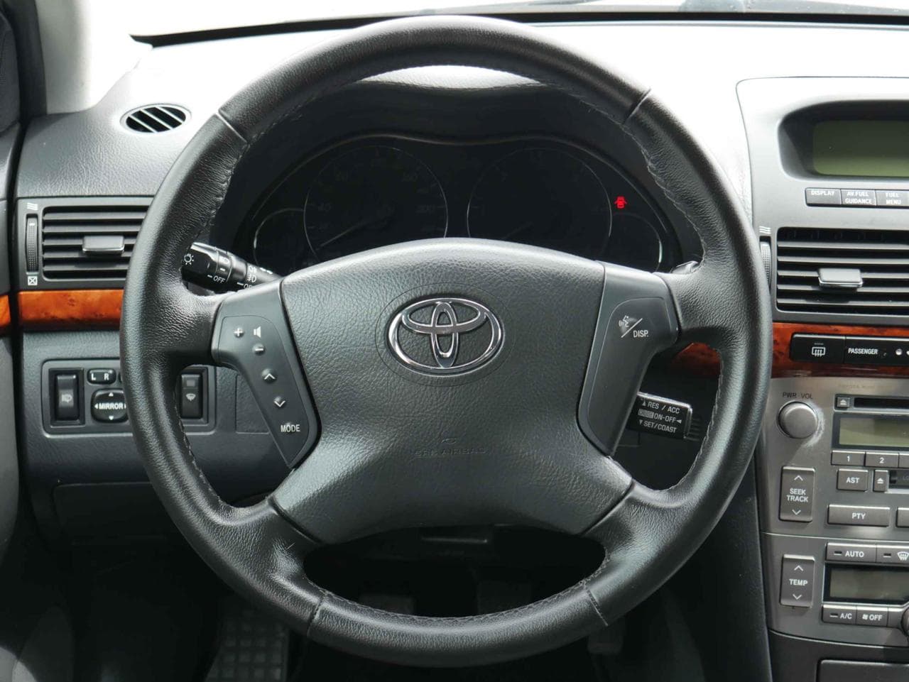 2005 Toyota AVENSIS - 16