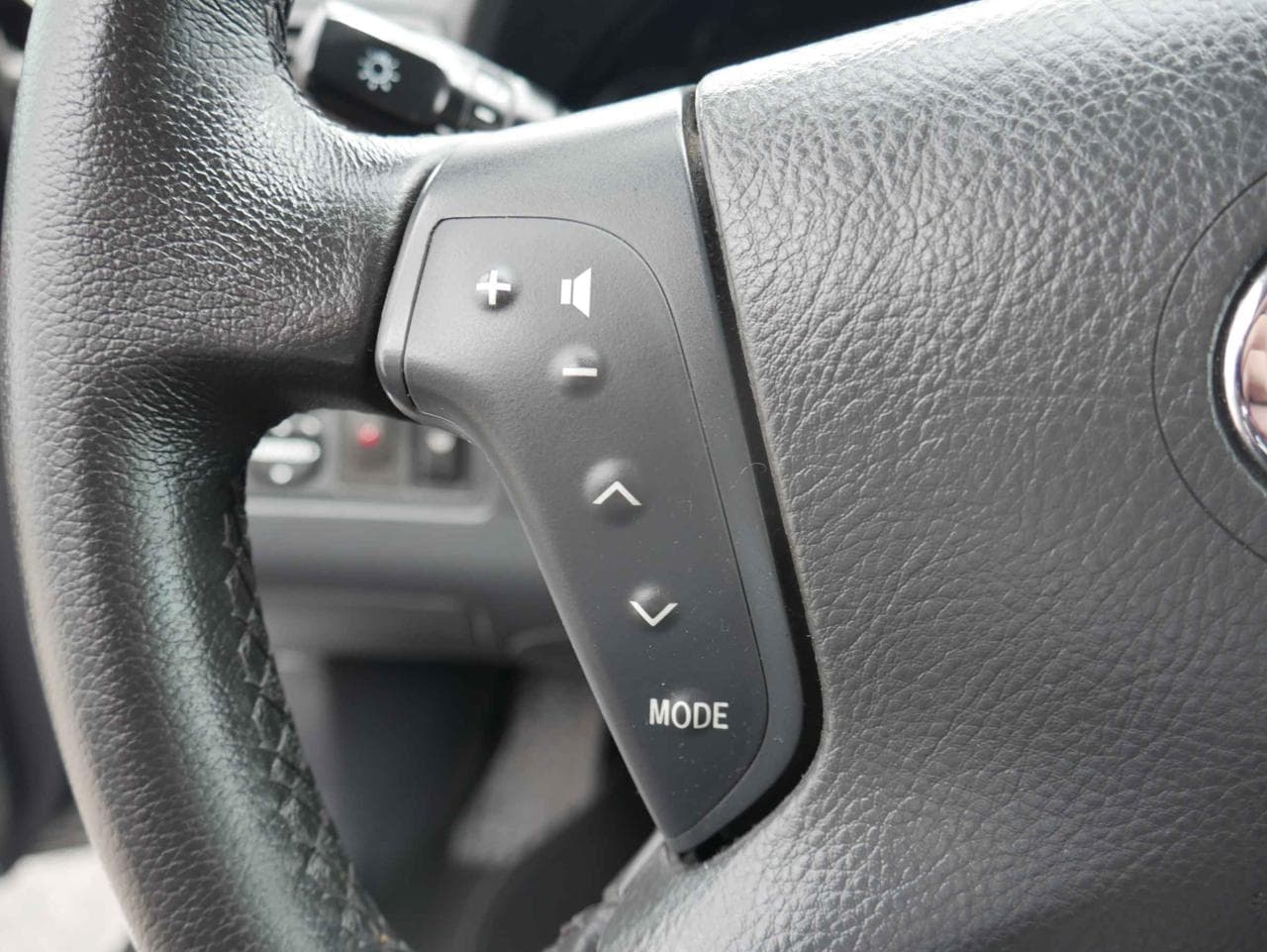 2005 Toyota AVENSIS - 14