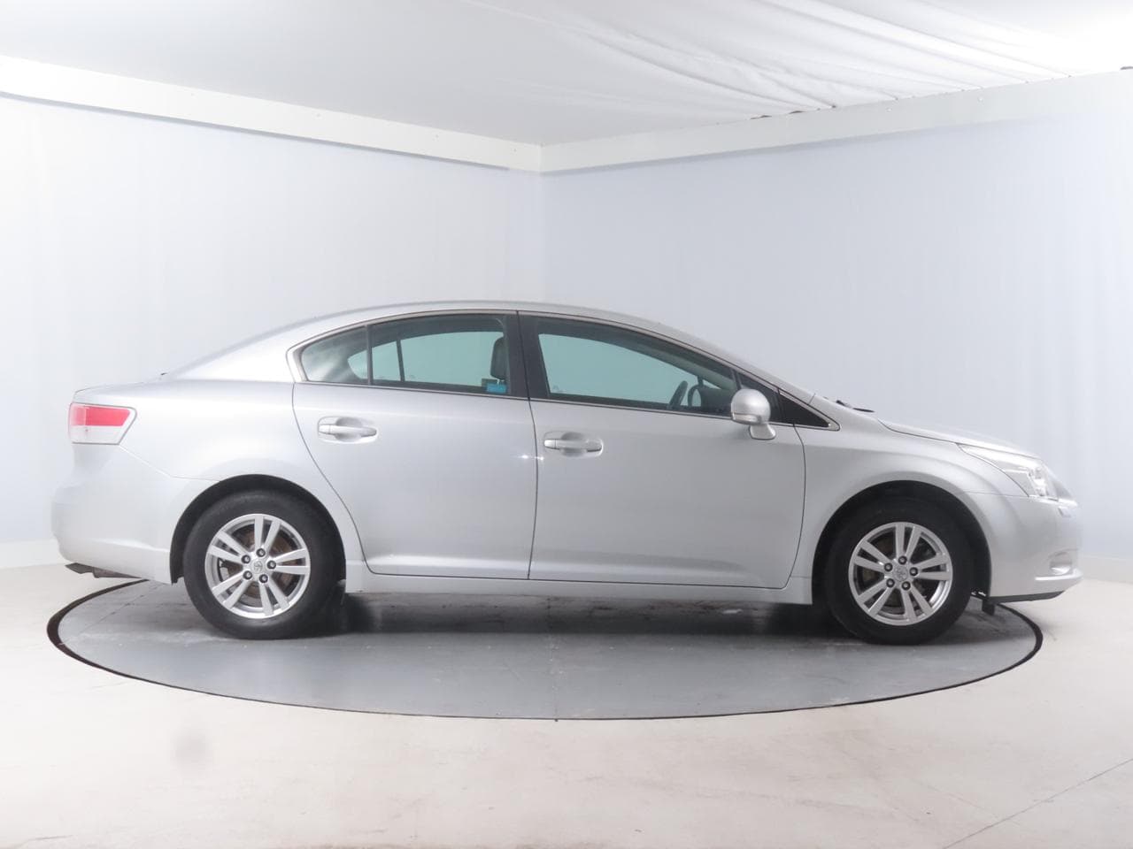 2009 Toyota AVENSIS - 8