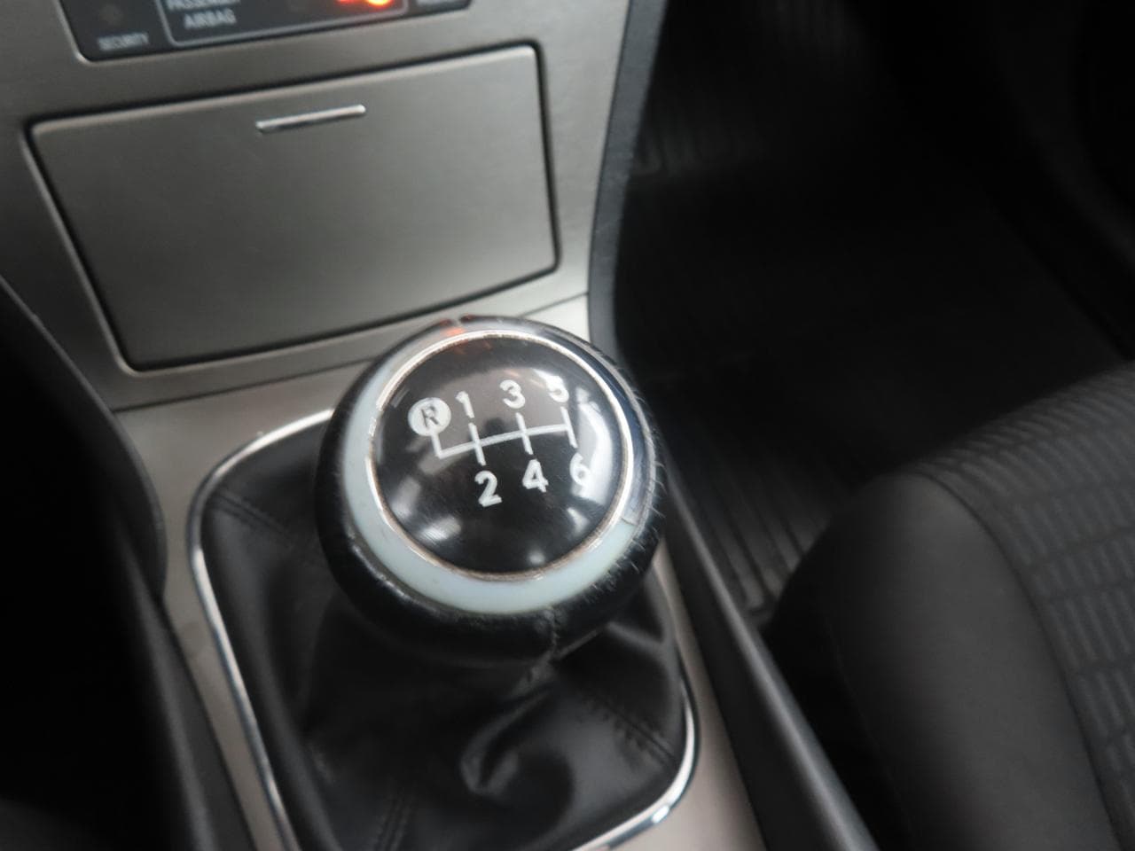 2009 Toyota AVENSIS - 19