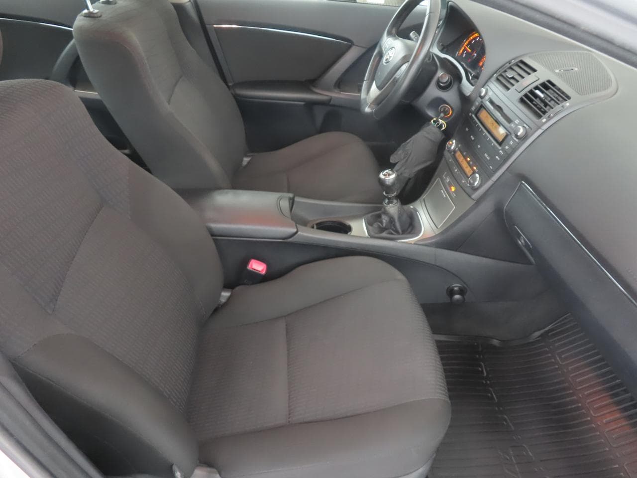 2009 Toyota AVENSIS - 12