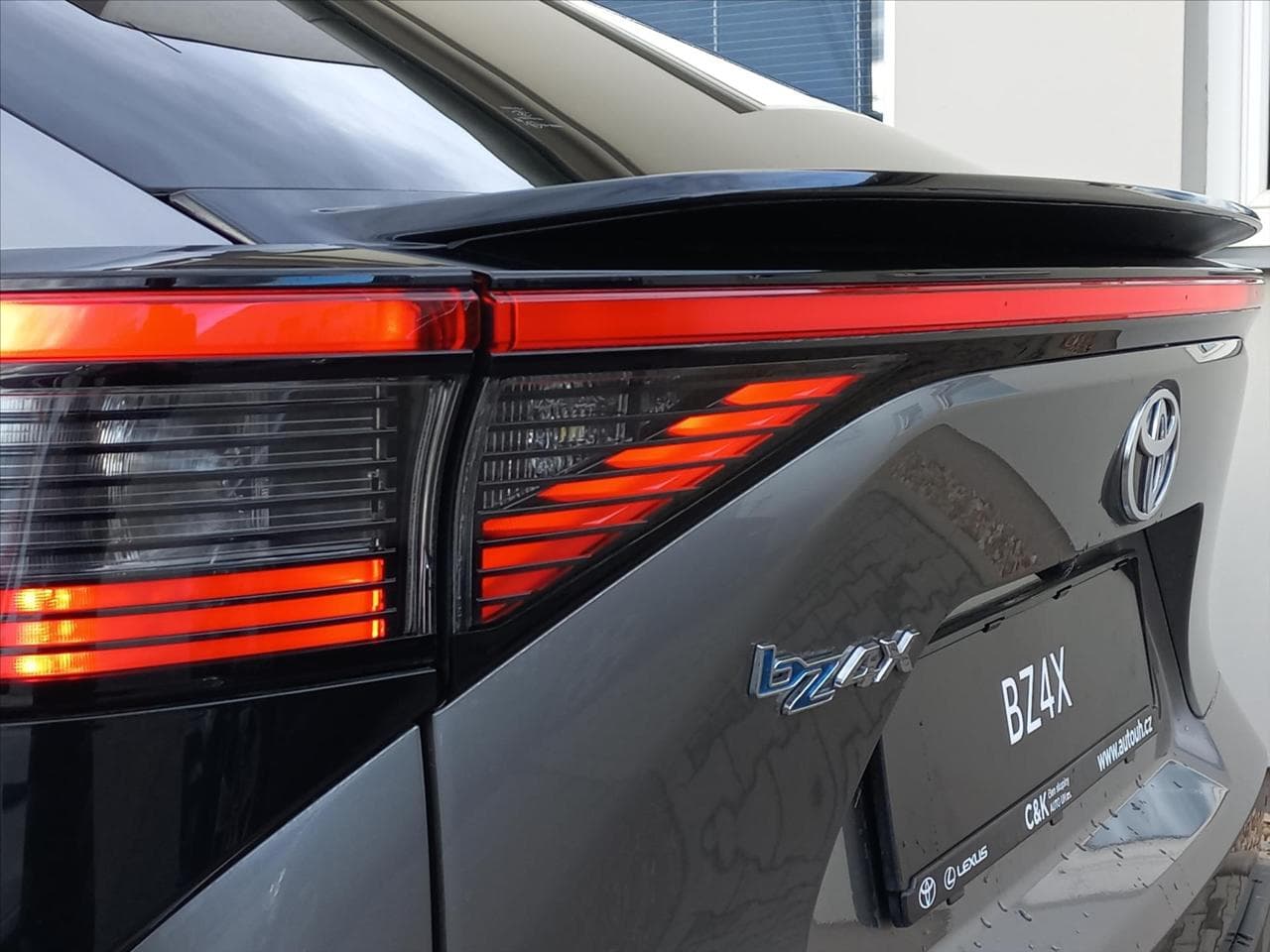 2025 Toyota Bz4x - 5