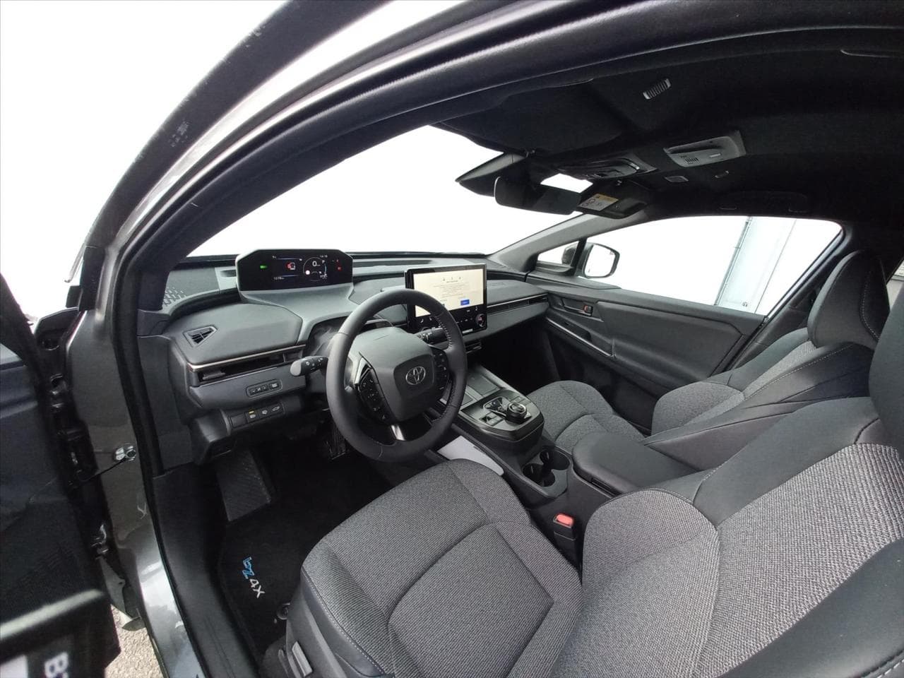 2025 Toyota Bz4x - 9