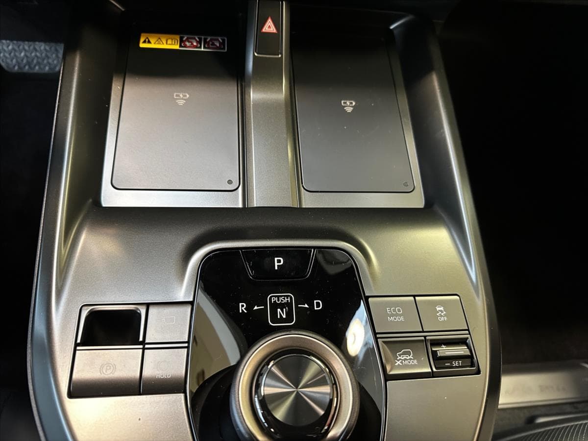 2025 Toyota Bz4x - 10