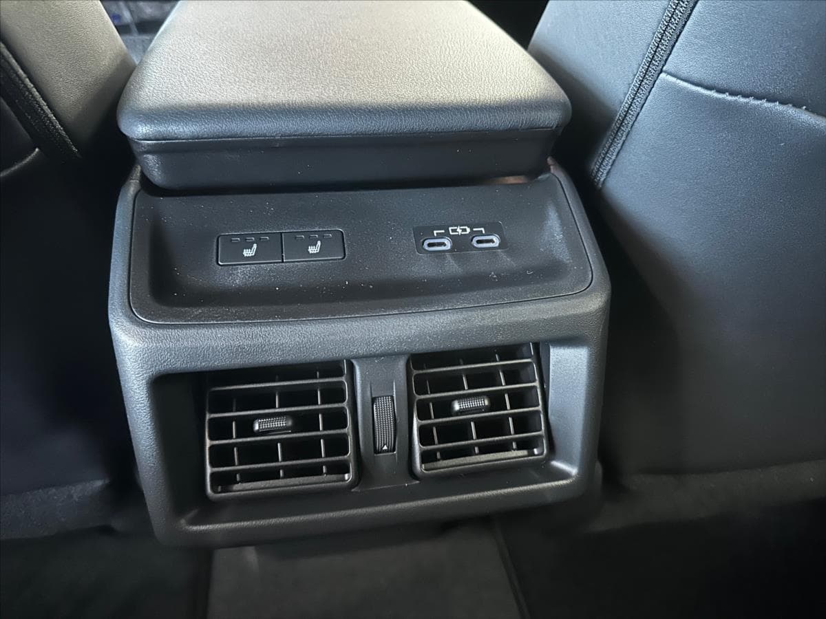 2025 Toyota Bz4x - 13