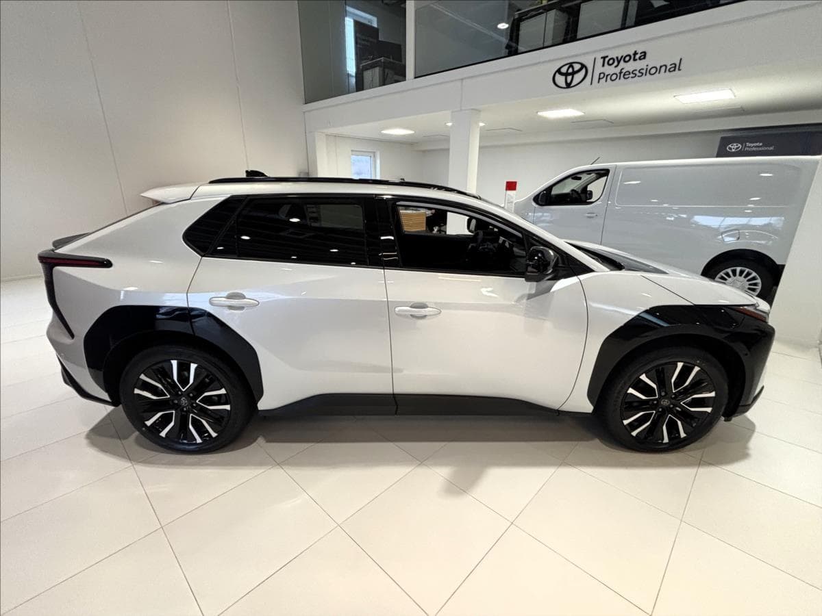 2026 Toyota Bz4x - 8