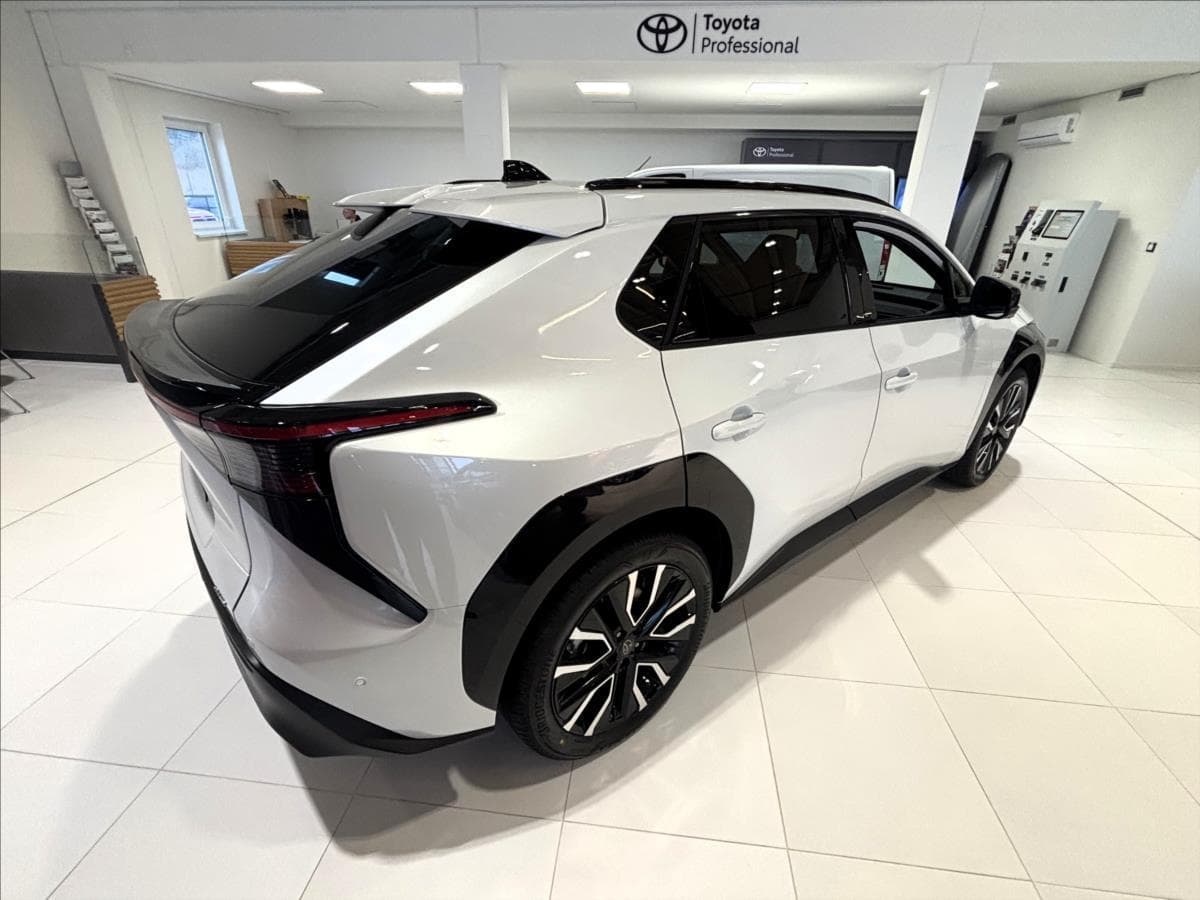 2026 Toyota Bz4x - 7