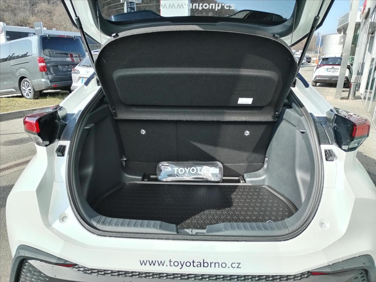 2026 Toyota C-Hr - 11