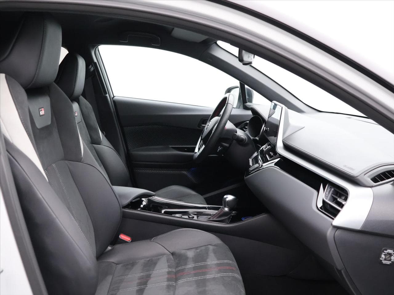 2022 Toyota C-HR - 19
